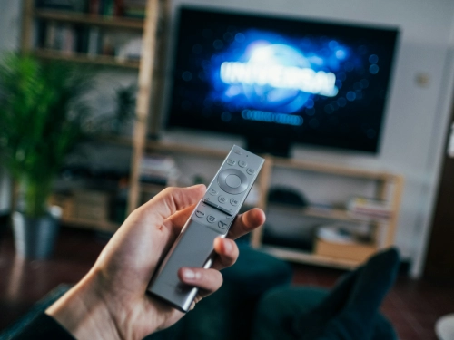 Szukasz nowego telewizora? Przejrzyj testy i porównania modeli! Szukasz nowego telewizora? Przejrzyj testy i porównania modeli!
